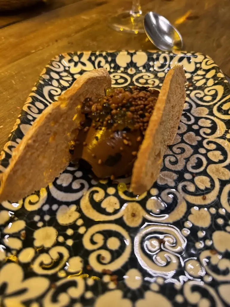 Deborah Laks_Uskar_Křížová_review