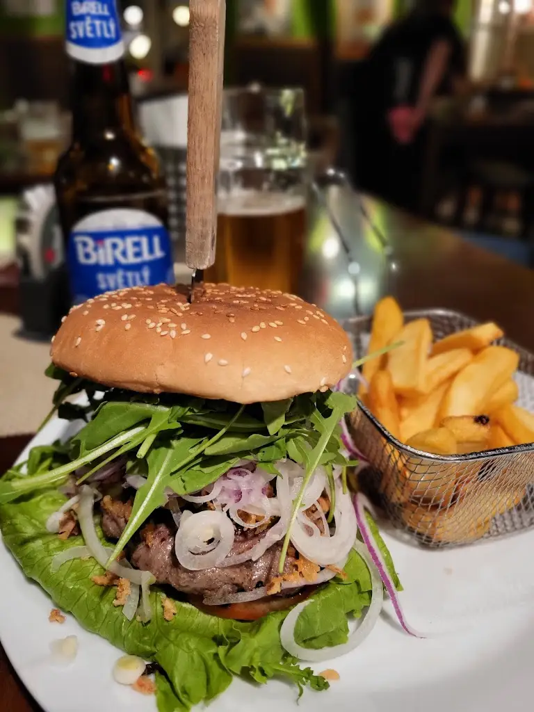 Nomad Wanderlust_Restaurant bar U Bejka_Český Krumlov_review