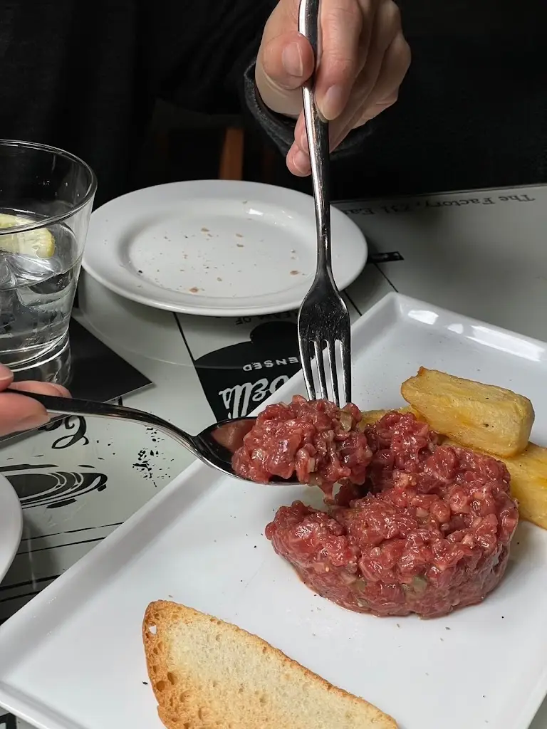 sun c._East 47 Restaurant-Bar_Křížová_review