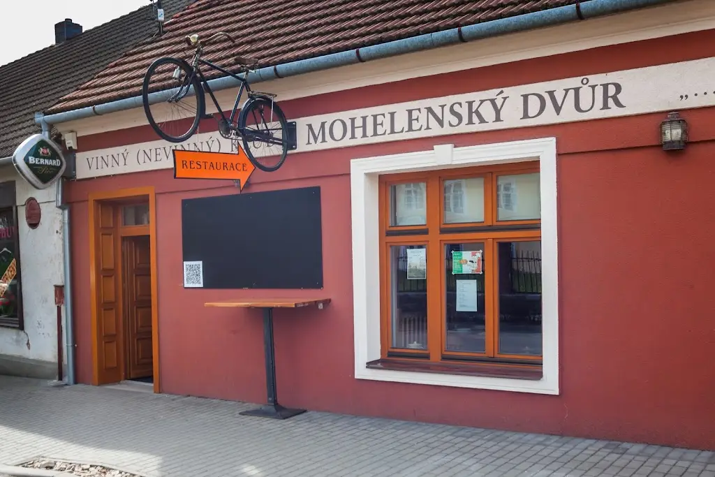 Restaurace a penzion MOHELENSKÝ DVŮR_Mohelno_slider_image_1