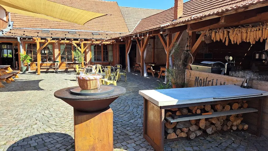 Restaurace a penzion MOHELENSKÝ DVŮR_Mohelno_slider_image_3