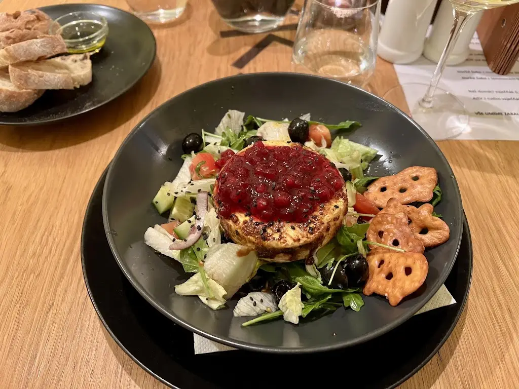 Maria Mikhalkina_Food & Wine Bar Klika._Český Krumlov_review