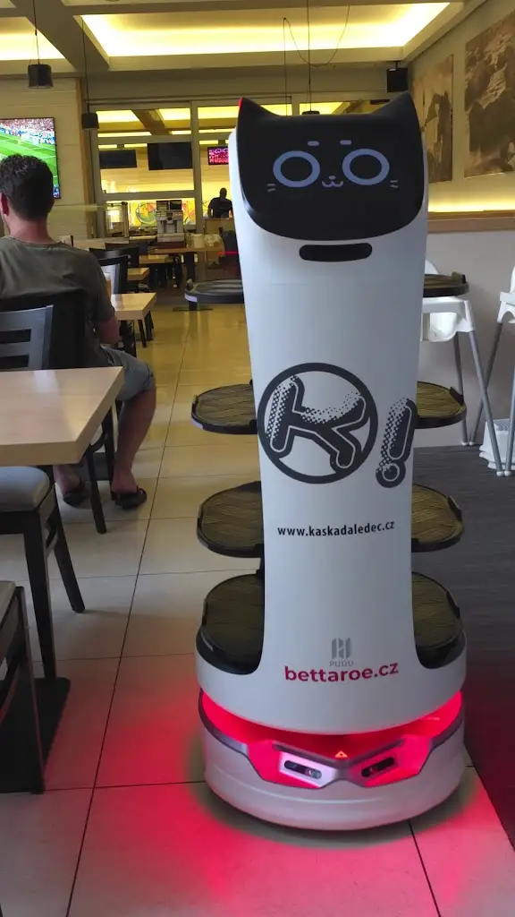 HOTEL KASKÁDA hotel-restaurace-konference-bowling-squash-fitness-spinning-dětská herna_Ledeč nad Sázavou_slider_image_2