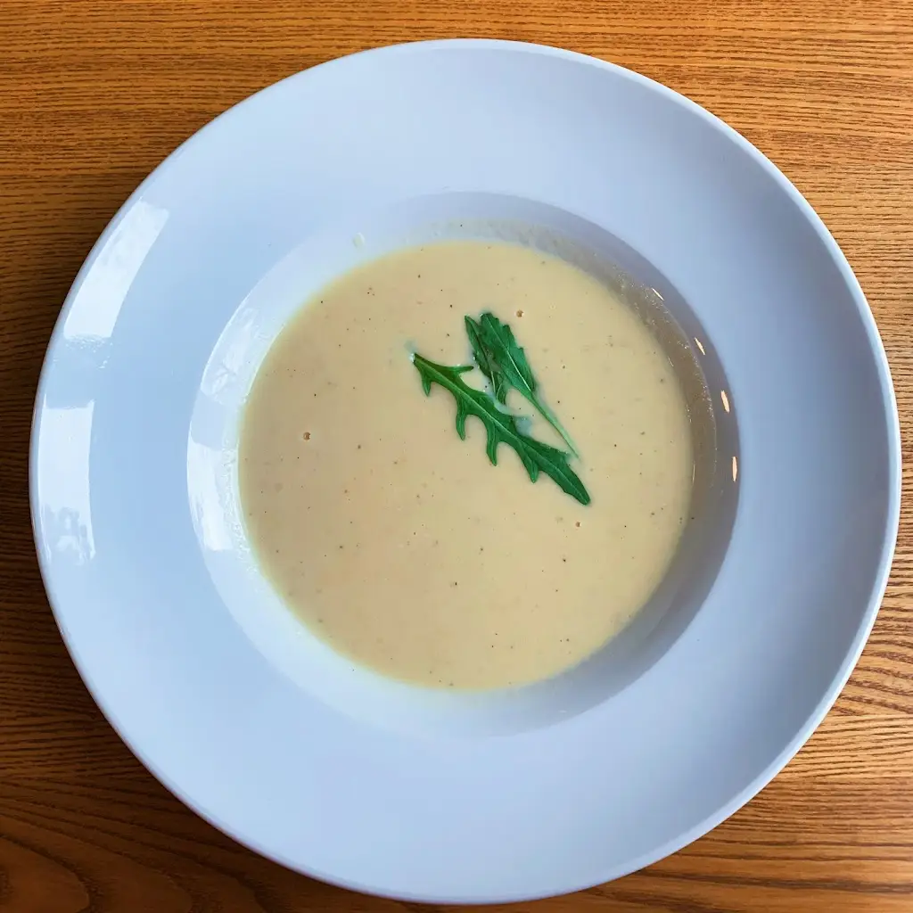 Michaela Skálová_Cafe Reunion_Lípa_review