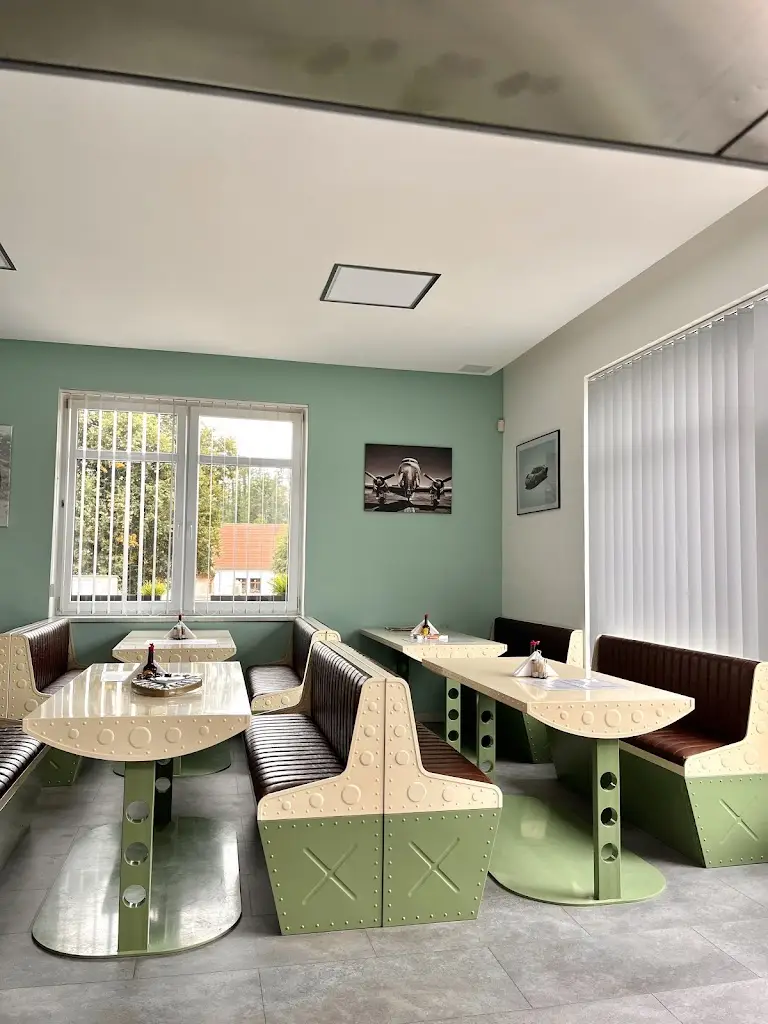 Veronika Fittlová_Kantýna kovovýroba Jaromír Šimek_Nová Cerekev_review