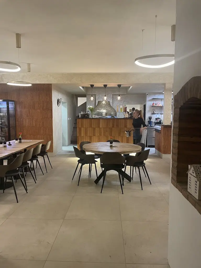 Emanuele Ruggiero (KINOVISION)_Pizzerie Peperone_Náměšť nad Oslavou_recensione