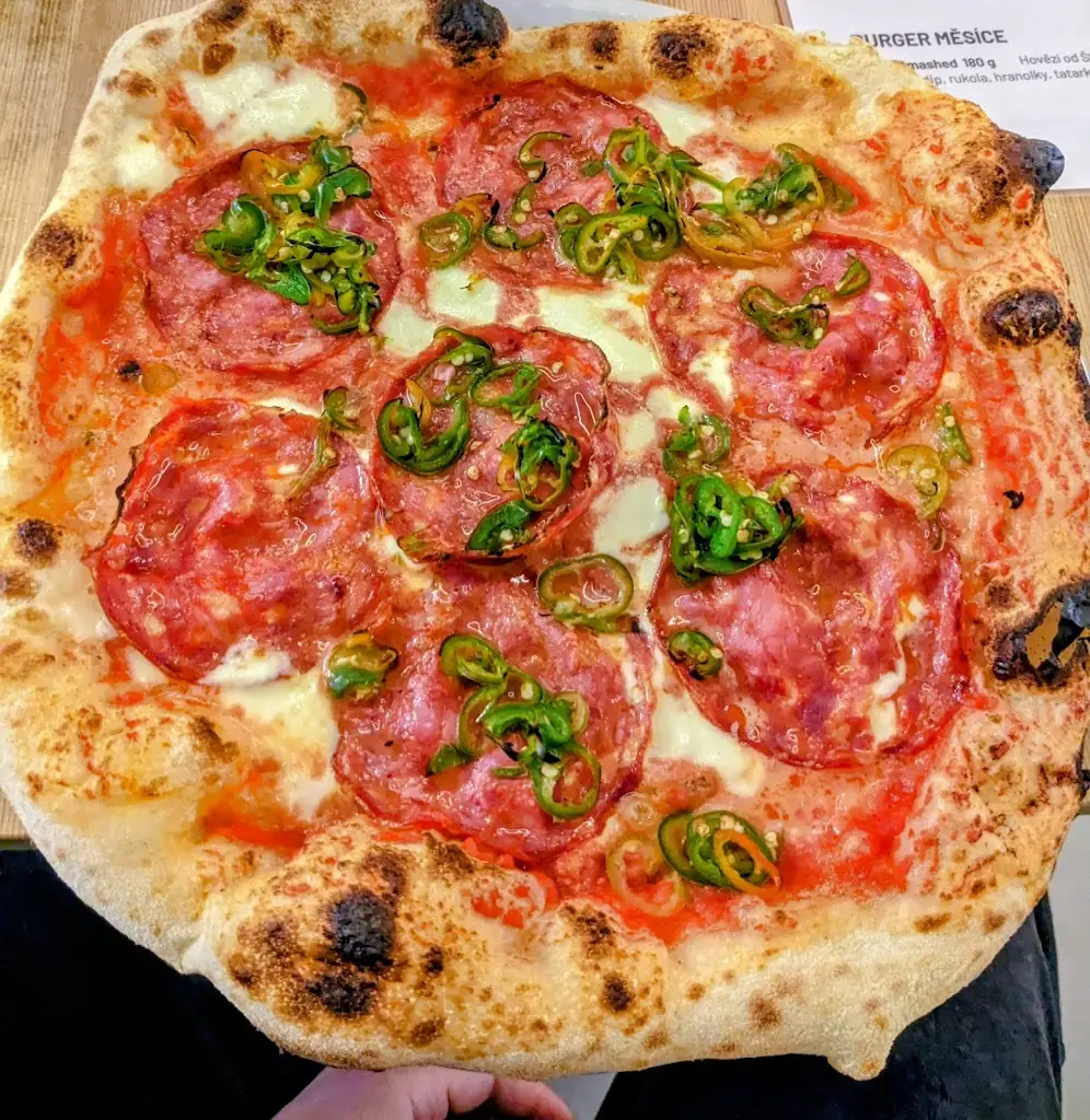 Pizzerie Peperone_Náměšť nad Oslavou_slider_image_3