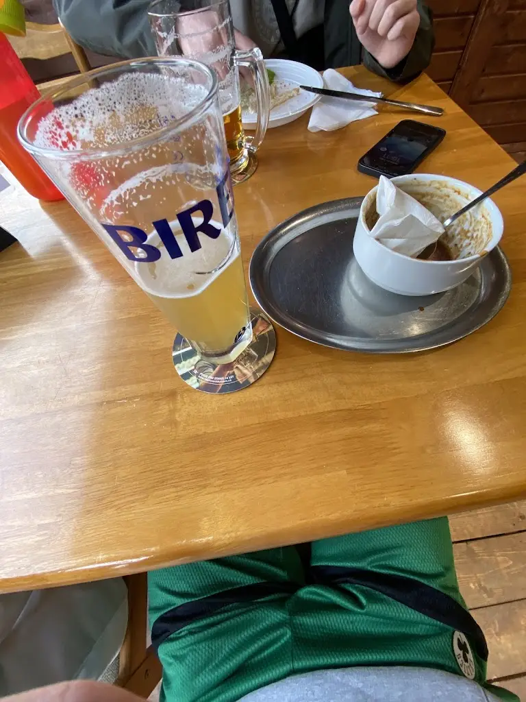 Matěj Doležal_Občerstvení u nádraží_Náměšť nad Oslavou_review