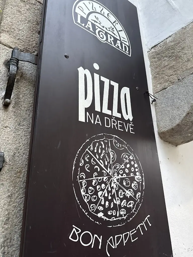 Traveler_Pizzeria Latrán_Český Krumlov_review