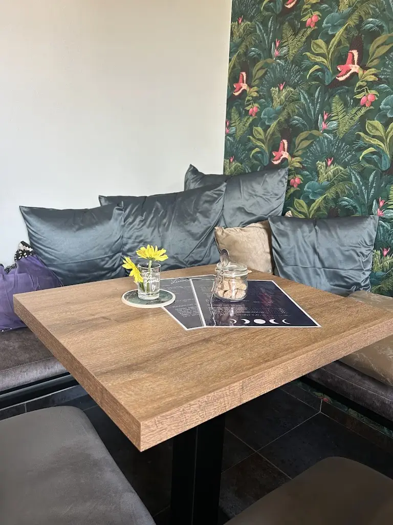 Svitlana Vyskocilova_LUNA NERA Café_Náměšť nad Oslavou_review