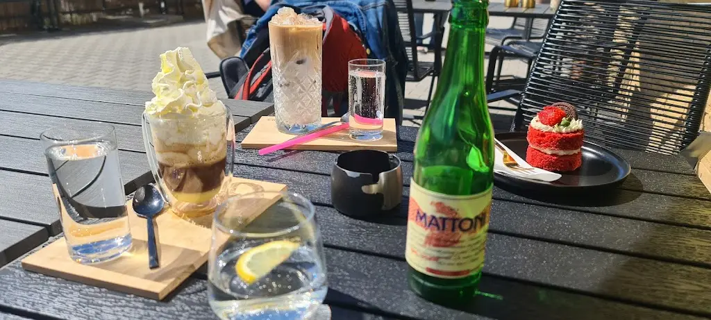 Matěj Herůdek_LUNA NERA Café_Náměšť nad Oslavou_review