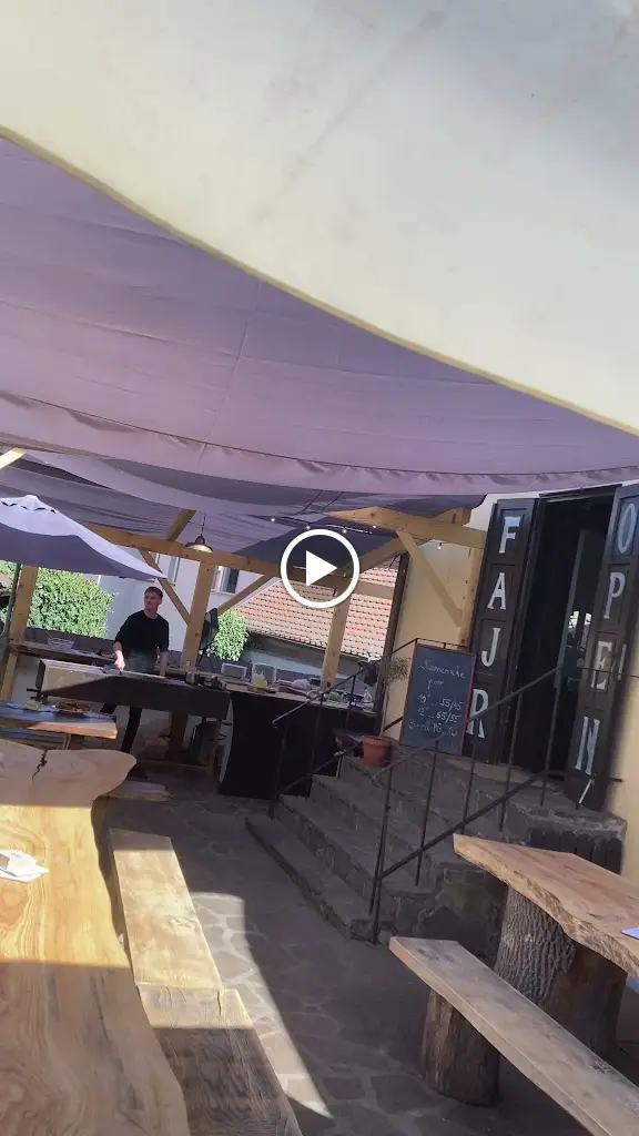 FAJR Café Grill_Český Krumlov_slider_image_1