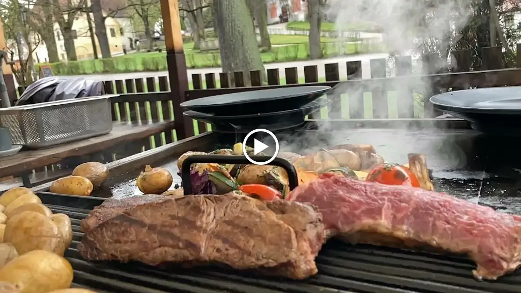 FAJR Café Grill_Český Krumlov_slider_image_3