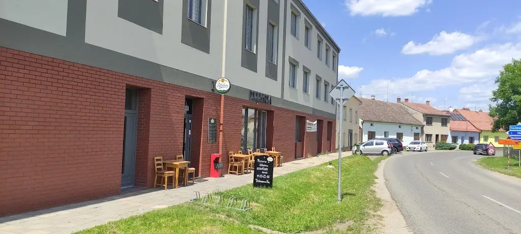 S Holmes_Pizzerie U Lihovaru_Nové Syrovice_review