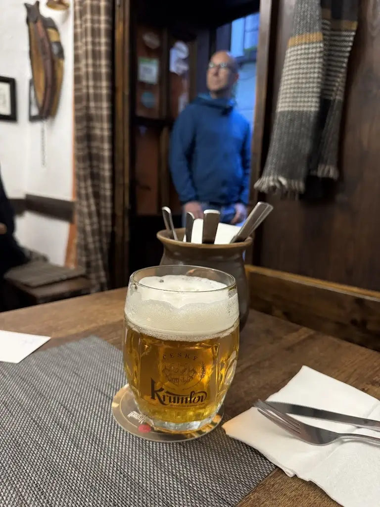 Dibyojeet Bagchi_Cikánská jizba_Český Krumlov_review