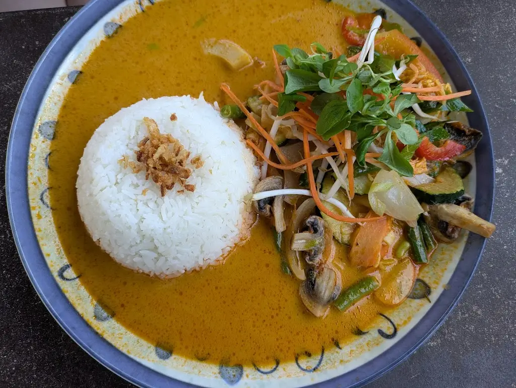 Irene B._Hanoi Memories_Český Krumlov_review