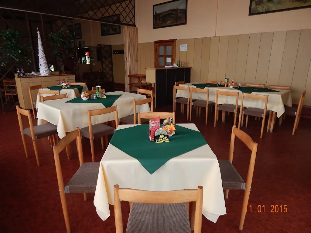 Restaurace Bílý dům Okříšky ristorante a Okříšky