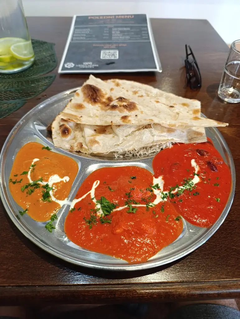 Adam Novotný_OM - indická a nepálská restaurace_Okres Žďár nad Sázavou_recensione