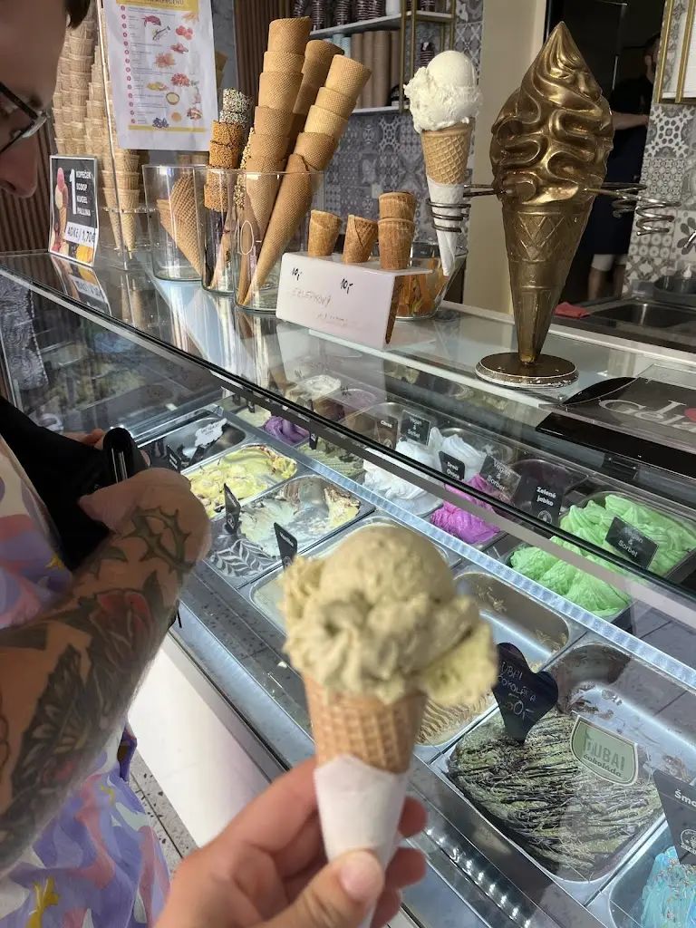 Kristyna Kubikova_Stella Zmrzlina&Pizza_Pelhřimov_review