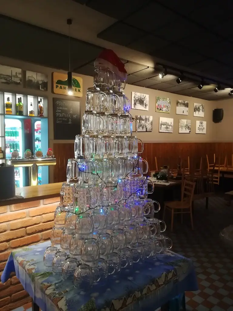 Jaroslav Novák_Pahorek PUB_Pelhřimov_review