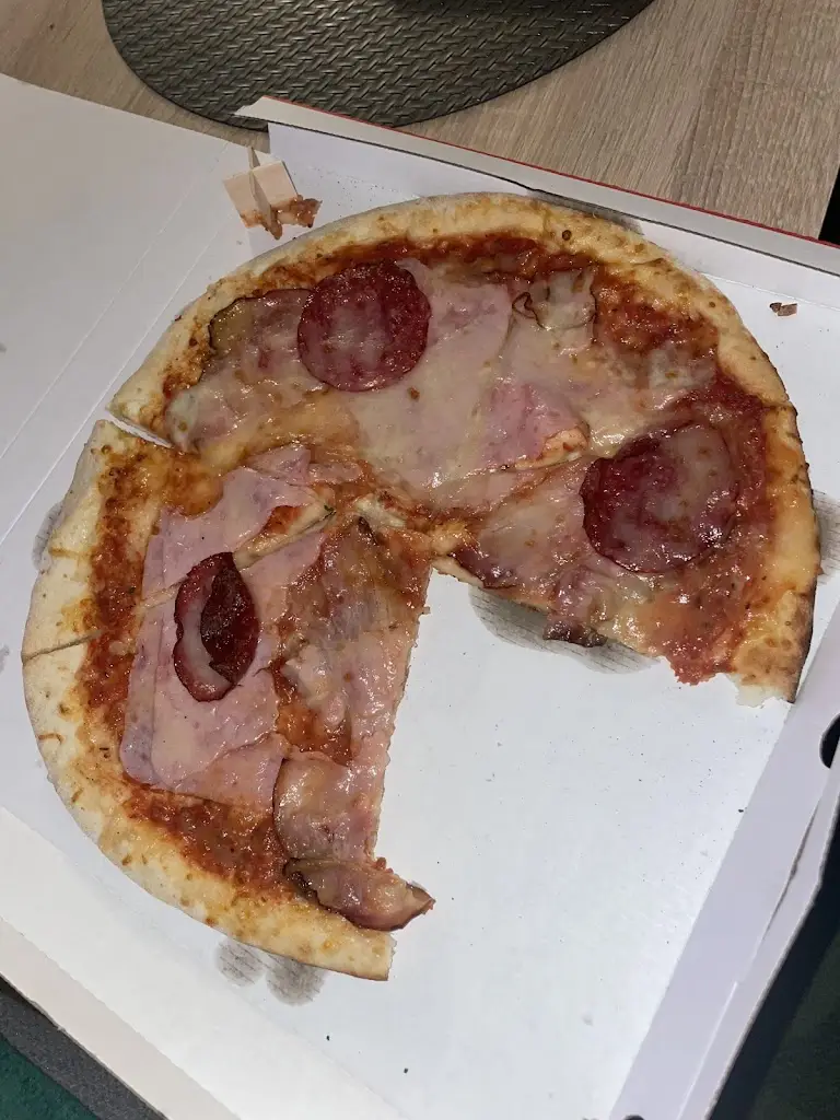 Tereza Totzauerová_Pizza catalona Pelhřimov_Pelhřimov_review