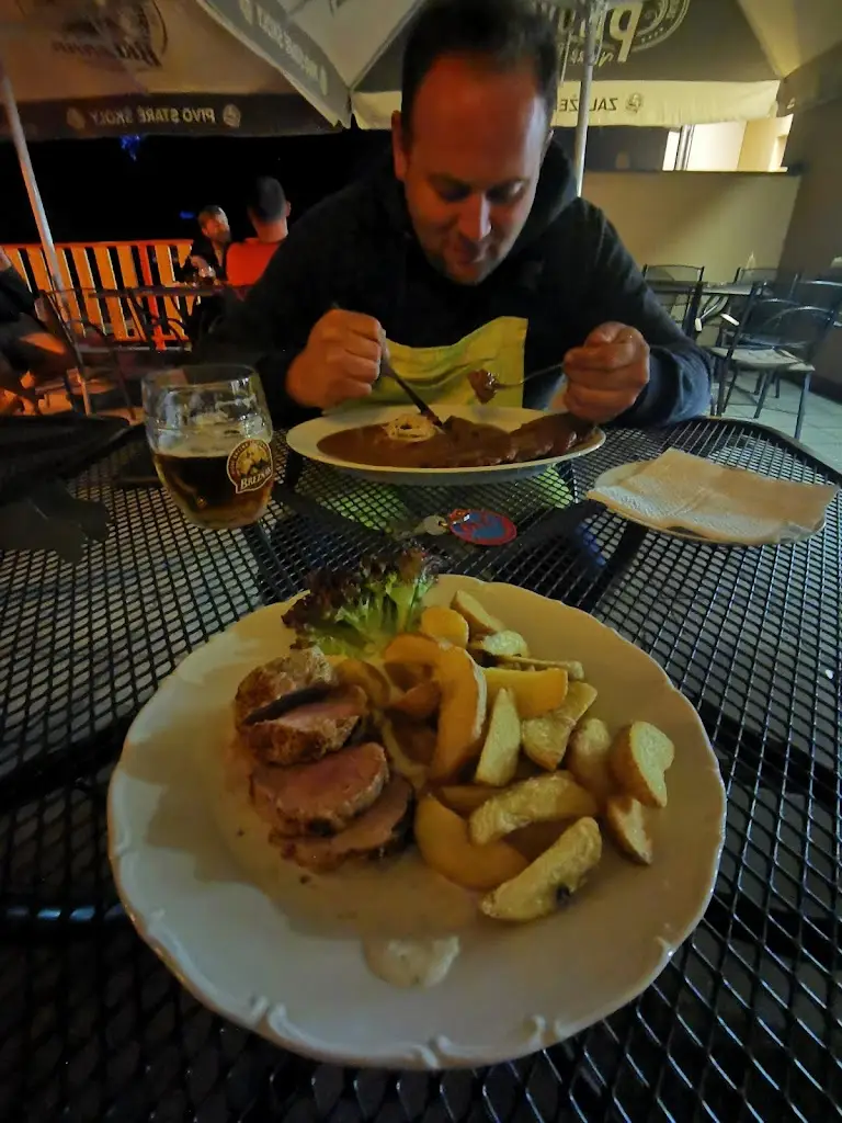 Tadeas Mikeska_Restaurace Hasičský hotel_Přibyslav_review