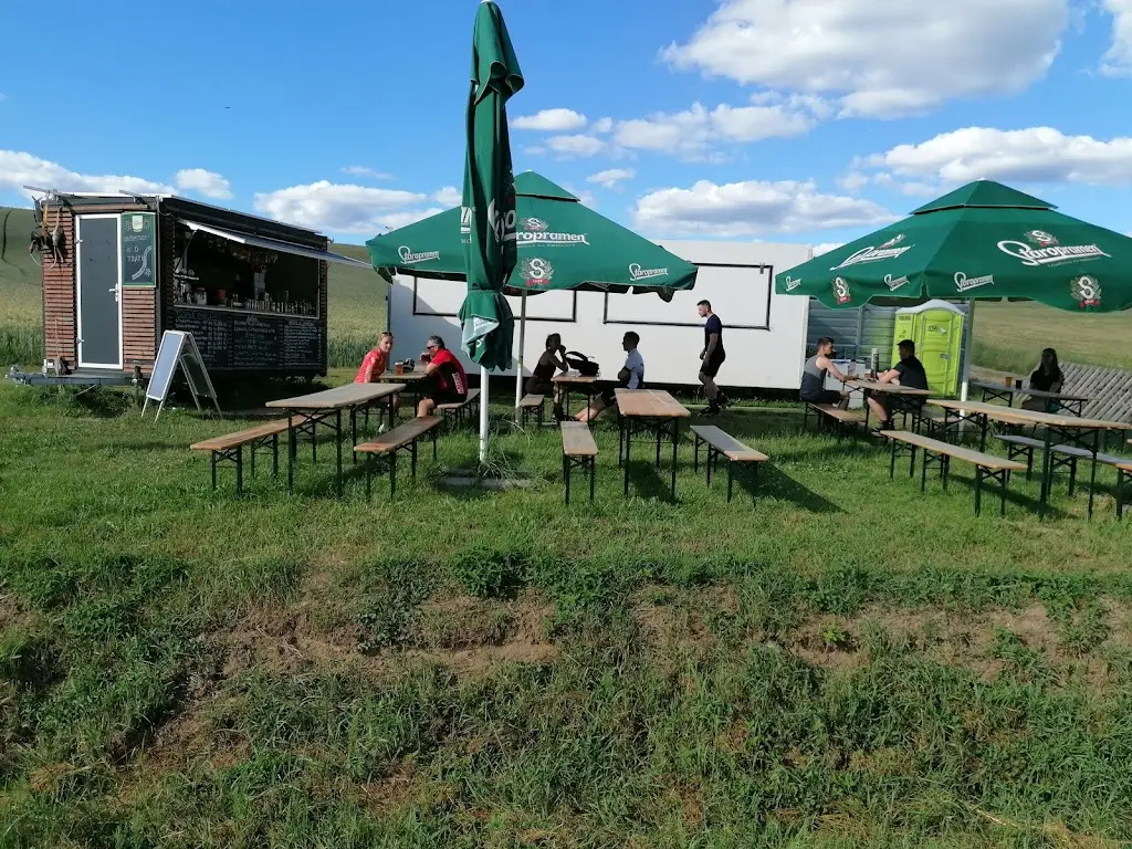 Libor Podrázský_Občerstvení U trati_Přibyslav_review