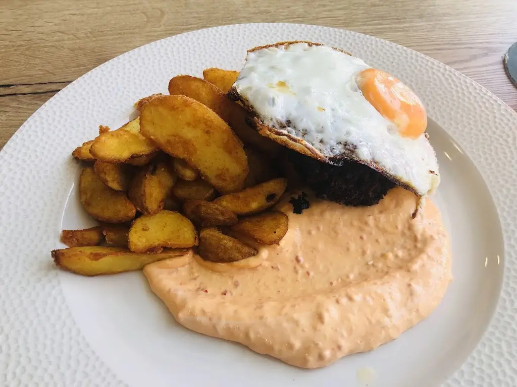 Chamini Dinusha_Městská restaurace Světlá nad Sázavou_Světlá nad Sázavou_review