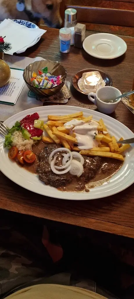 Michael Janoud_Cafe Ritter_Svratka_review