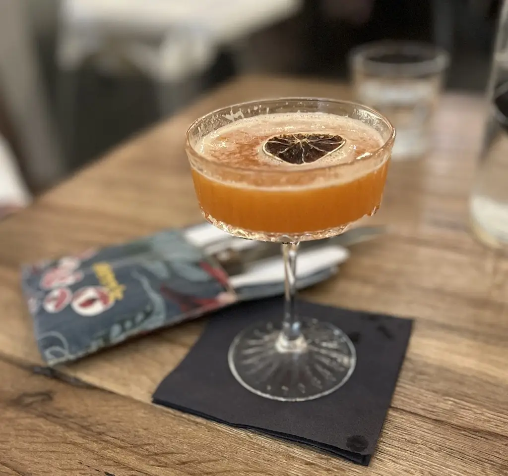 Mary Biebel_Adam's Bar & Bistro_Okres Třebíč_review