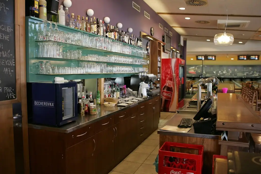 Restaurace a bowling U Kmotra ristorante a Okres Třebíč