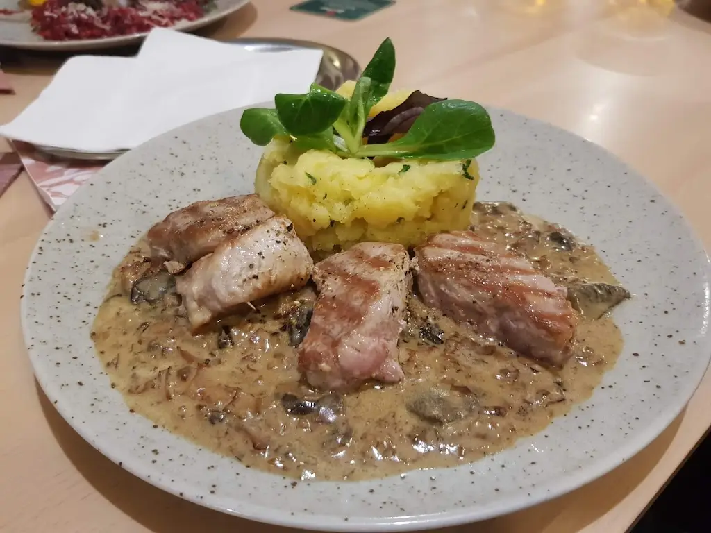 Restaurace Amadeus_Okres Třebíč_slider_image_3