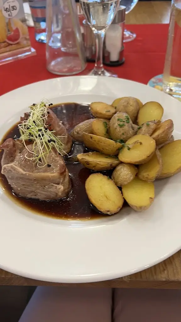 Gabriela Jochymkova_Restaurace Molekula_Okres Třebíč_recensione