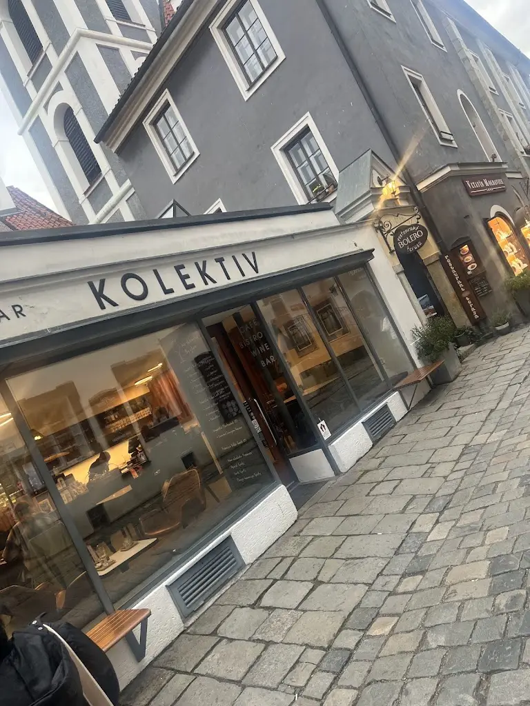 Kolektiv cafe & wine bar_Český Krumlov_slider_image_3