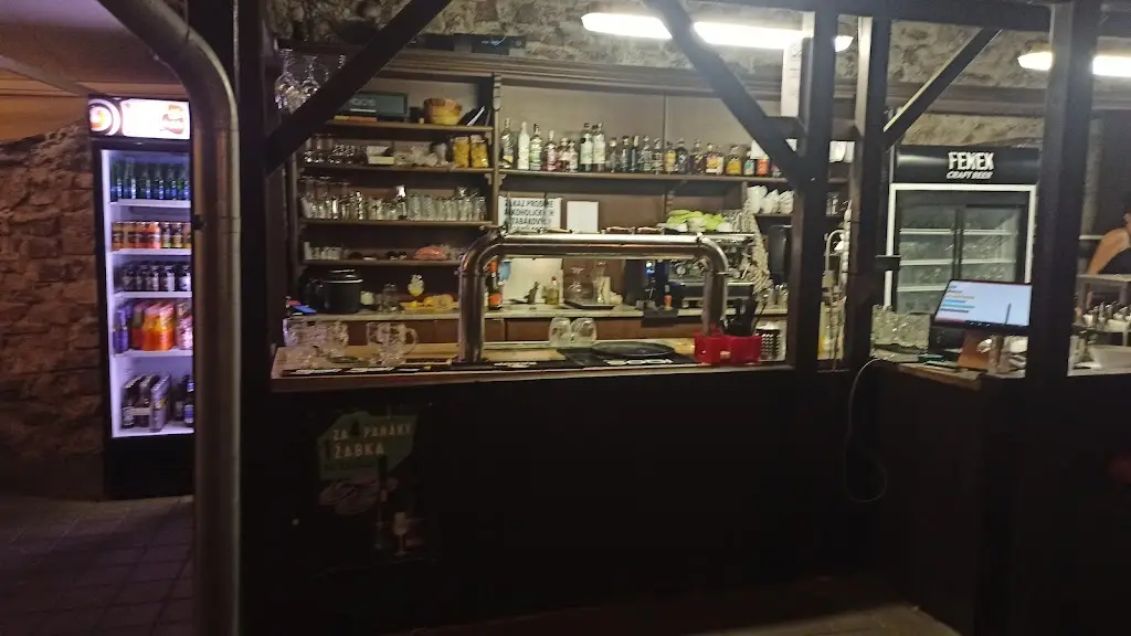 Radek Kadlec_U Hradeb_Okres Třebíč_review