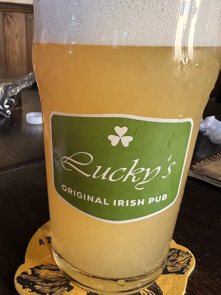 Oxana Lazarevych_Lucky's Original Irish Pub_Okres Třebíč_review