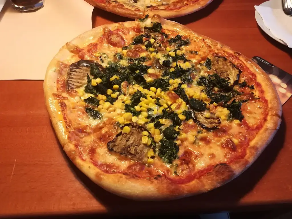 Sasha Doyle_Pizzeria Harlekýn_Okres Třebíč_review