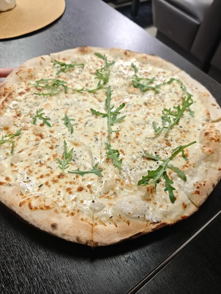 Helen Hermanto_Kebab & Pizza Krumlov_Český Krumlov_review