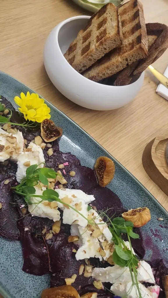 Michaela M_MOMA bistro & kavárna_Velký Beranov_review