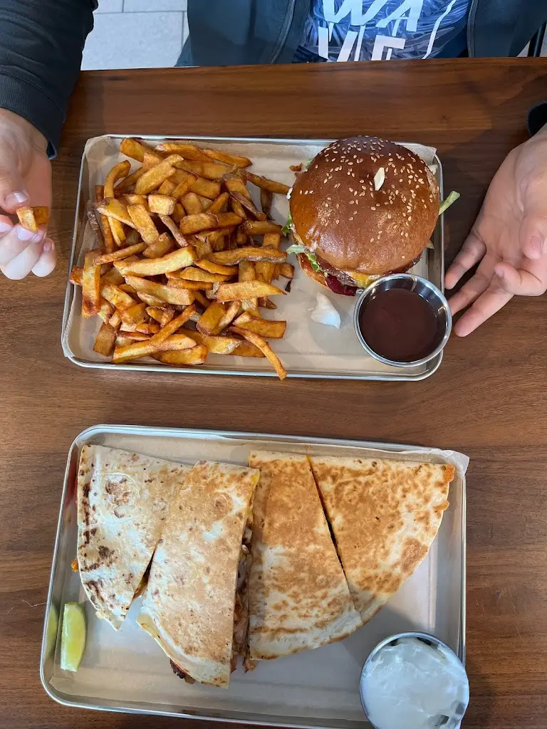 Nada Chuticova_papi's | bistro | bar | café_Žďár nad Sázavou_review