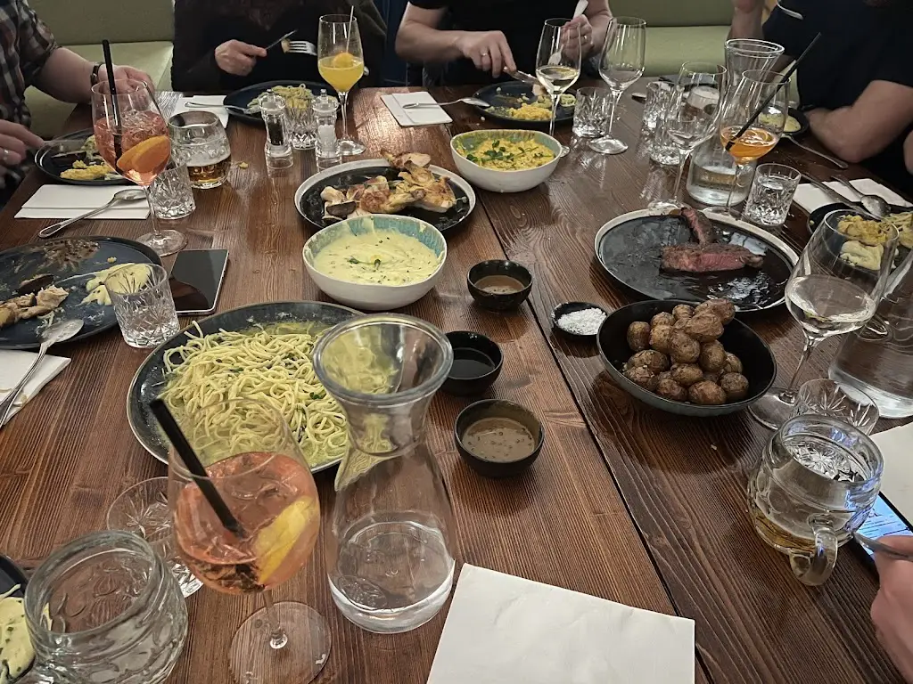 Maximilian W._Egon Café_Český Krumlov_review