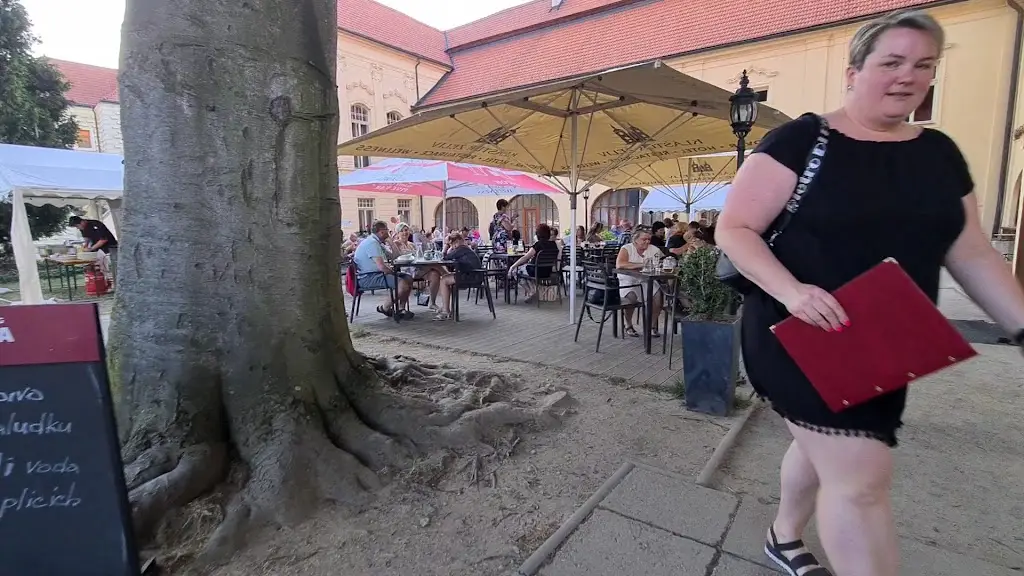 Klášterní restaurace_Želiv_slider_image_2