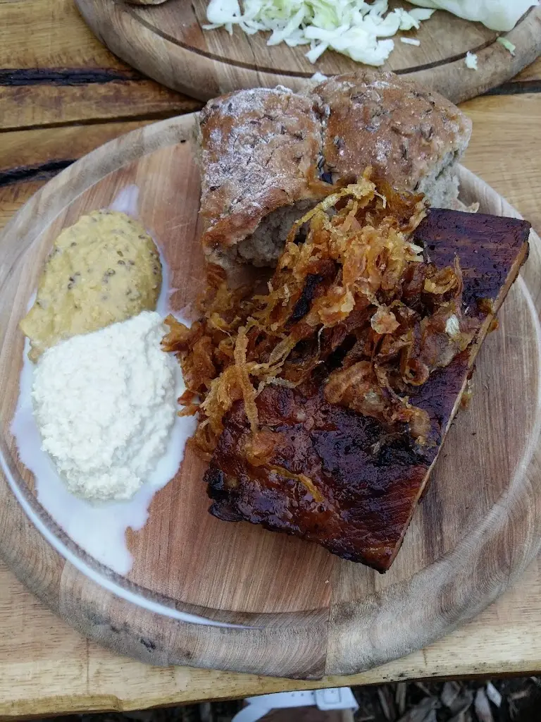 Roman Toman_Restaurace Les Království_Bílá Třemešná_recensione