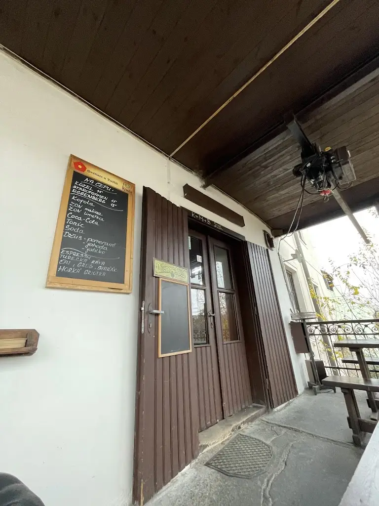 Bel “벨” Wong_Hospoda u Dušků_Český Krumlov_review