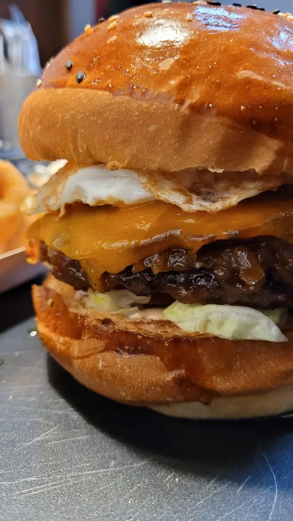 Piotr Teicher_Huja Burger_Borohrádek_review