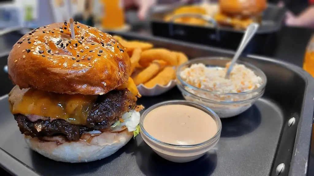 Huja Burger_Borohrádek_slider_image_2