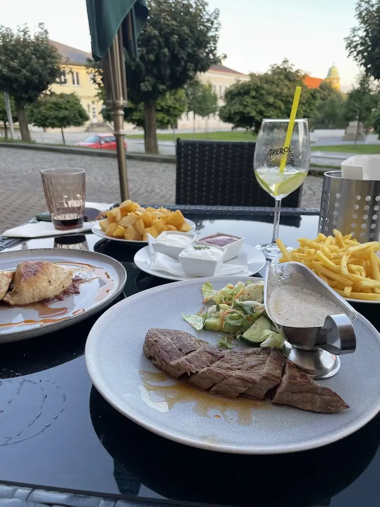 Hati_Restaurace Divadlo_Červený Kostelec_review