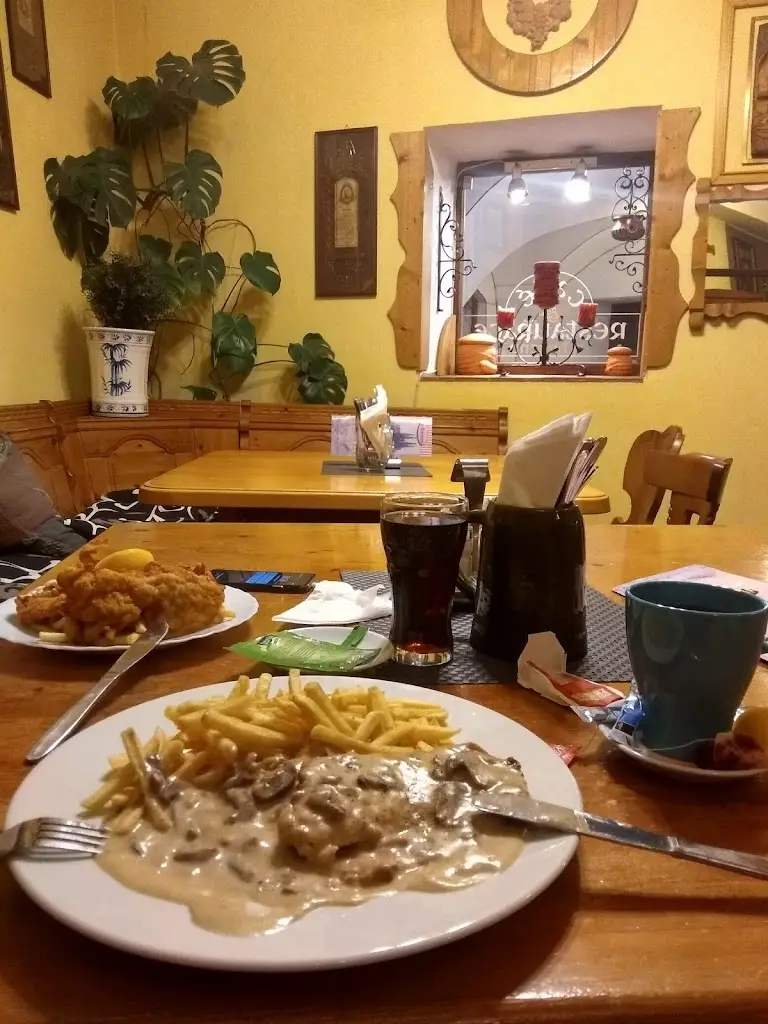 Tatia Kuljanishvili_Restaurace U Hroznu_Český Krumlov_review