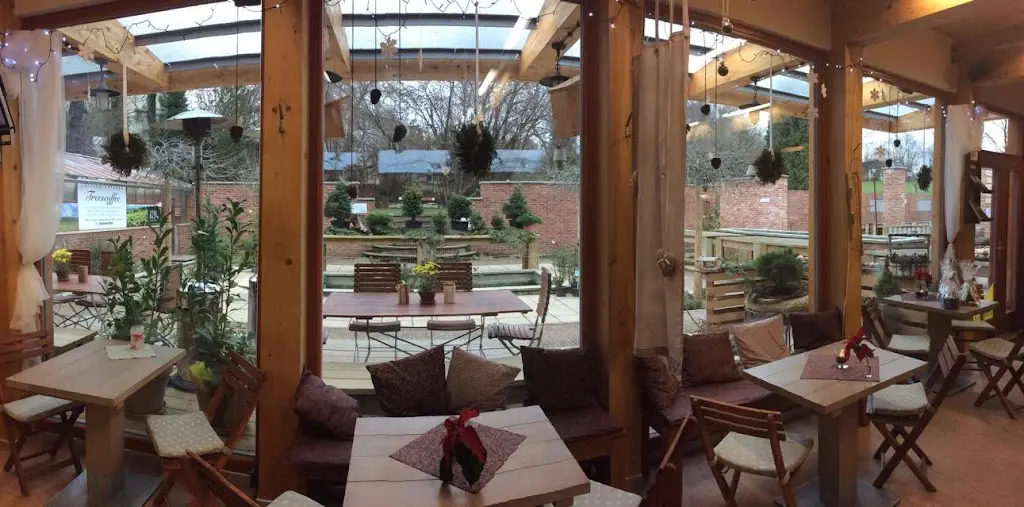 Zahradní kavárna a zahradnictví Červený Kostelec, Trees s.r.o. restaurant in Červený Kostelec