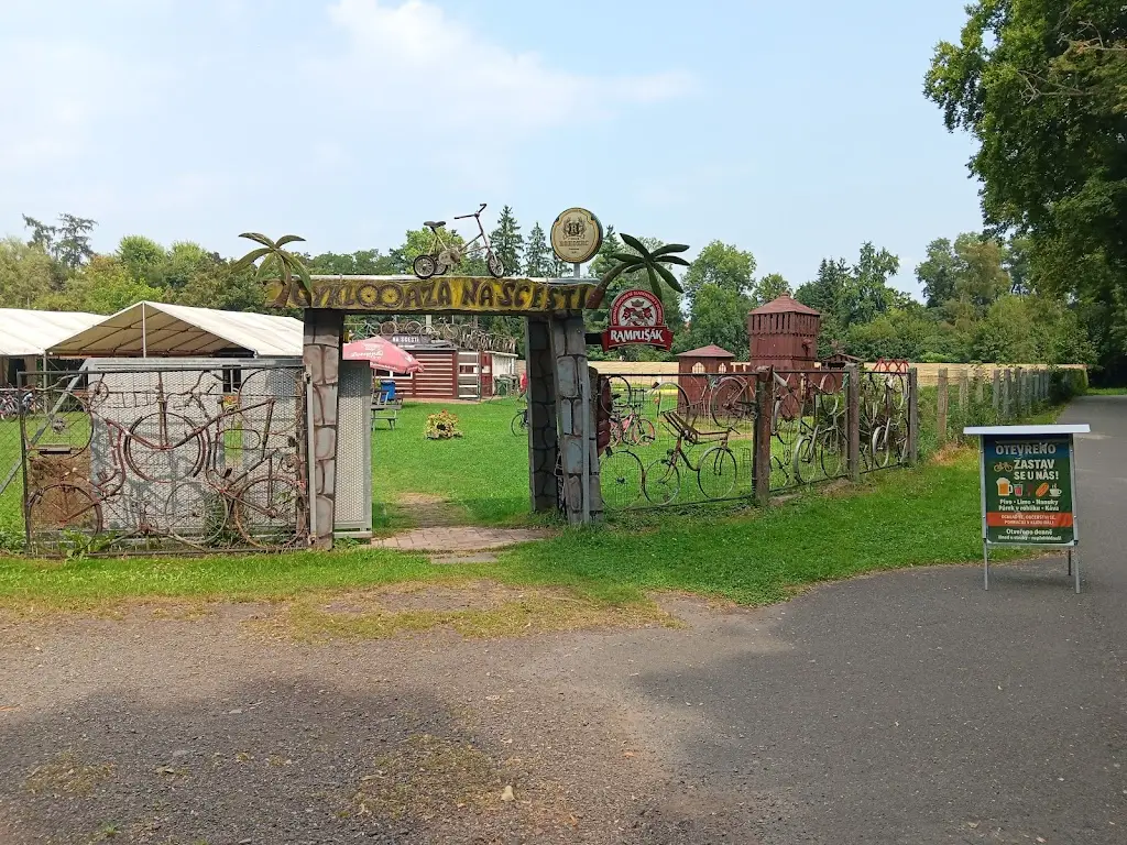 Pavel Bojko_Cyklooáza Na scestí_Černožice_review